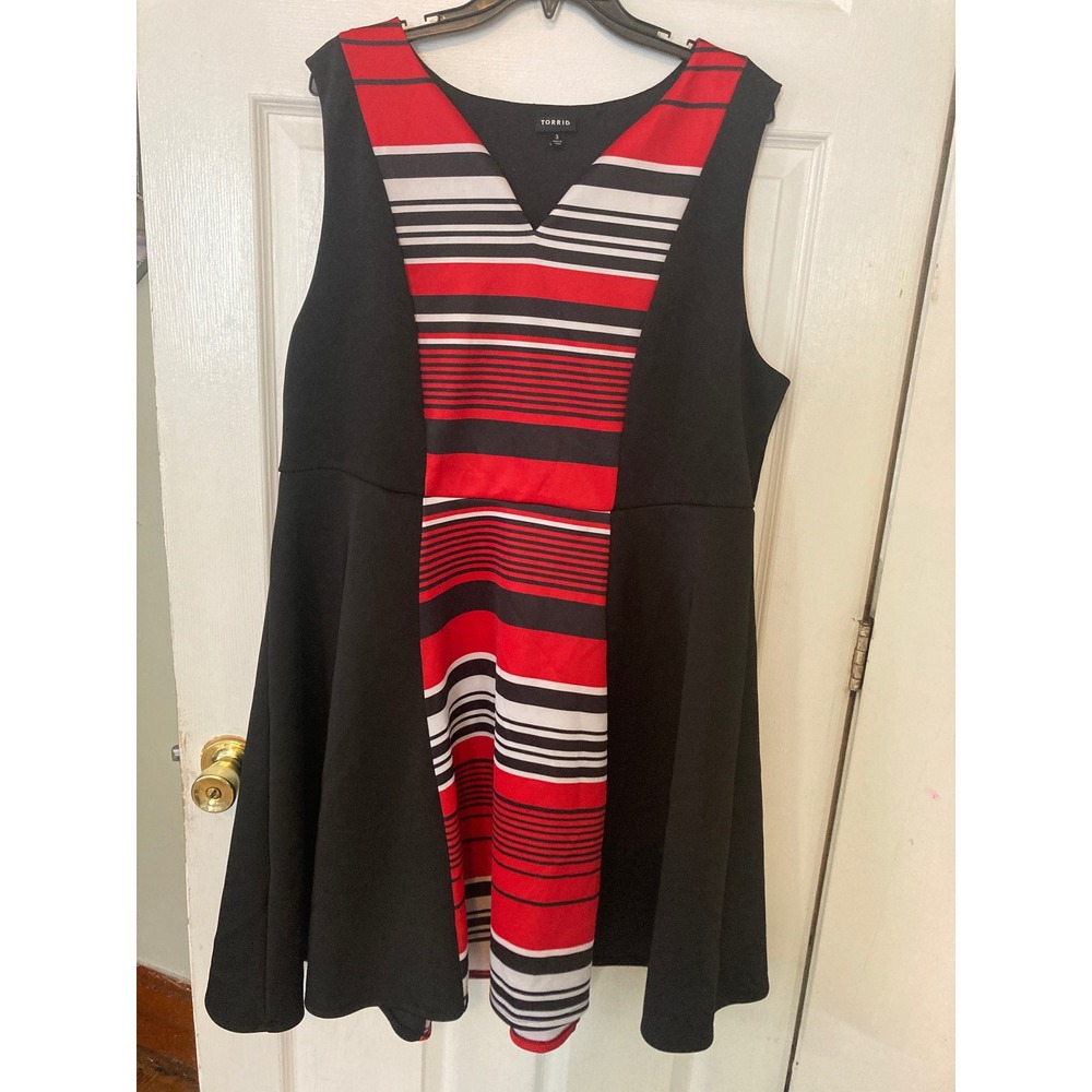 Torrid Womens Plus Size 3 Skater Dress Red Black White Striped Colorblock V-Neck